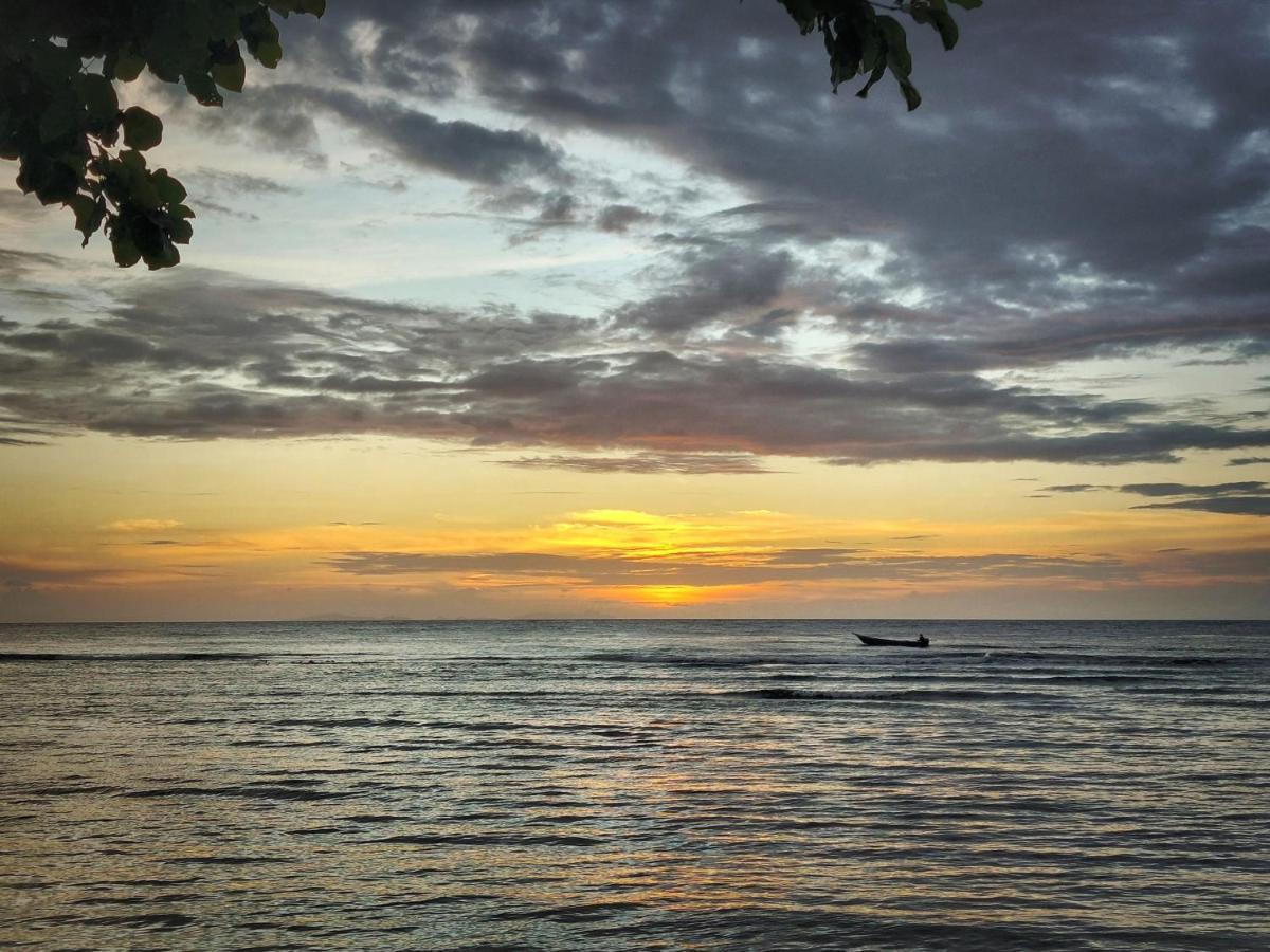 West Mansuar Homestay Pulau Mansuar Ngoại thất bức ảnh