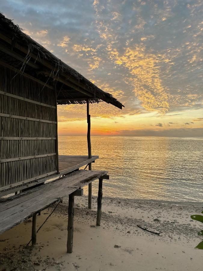 West Mansuar Homestay Pulau Mansuar Ngoại thất bức ảnh
